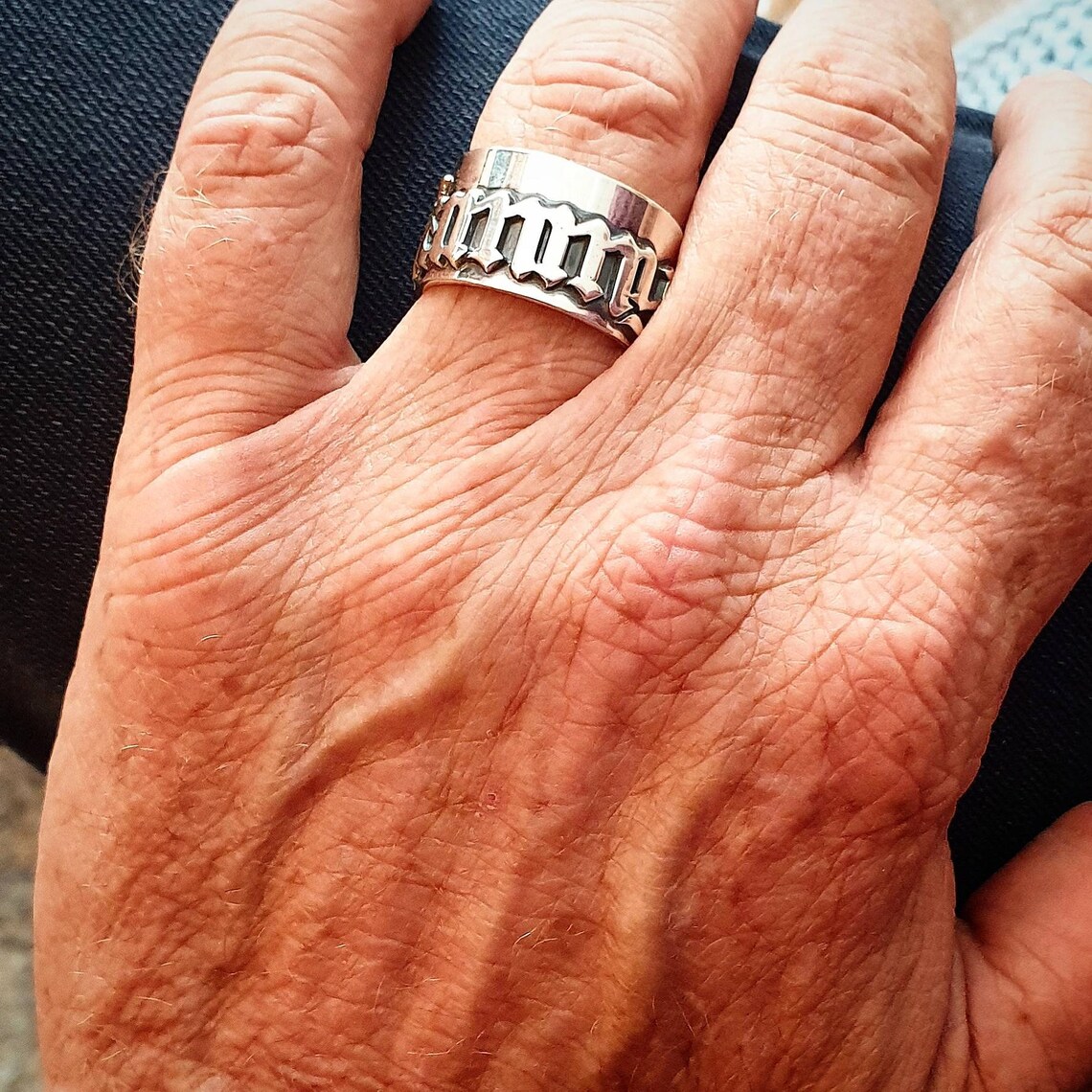 Anéis góticos masculinos de 12 - Initial Ring Custom avaliação e preço