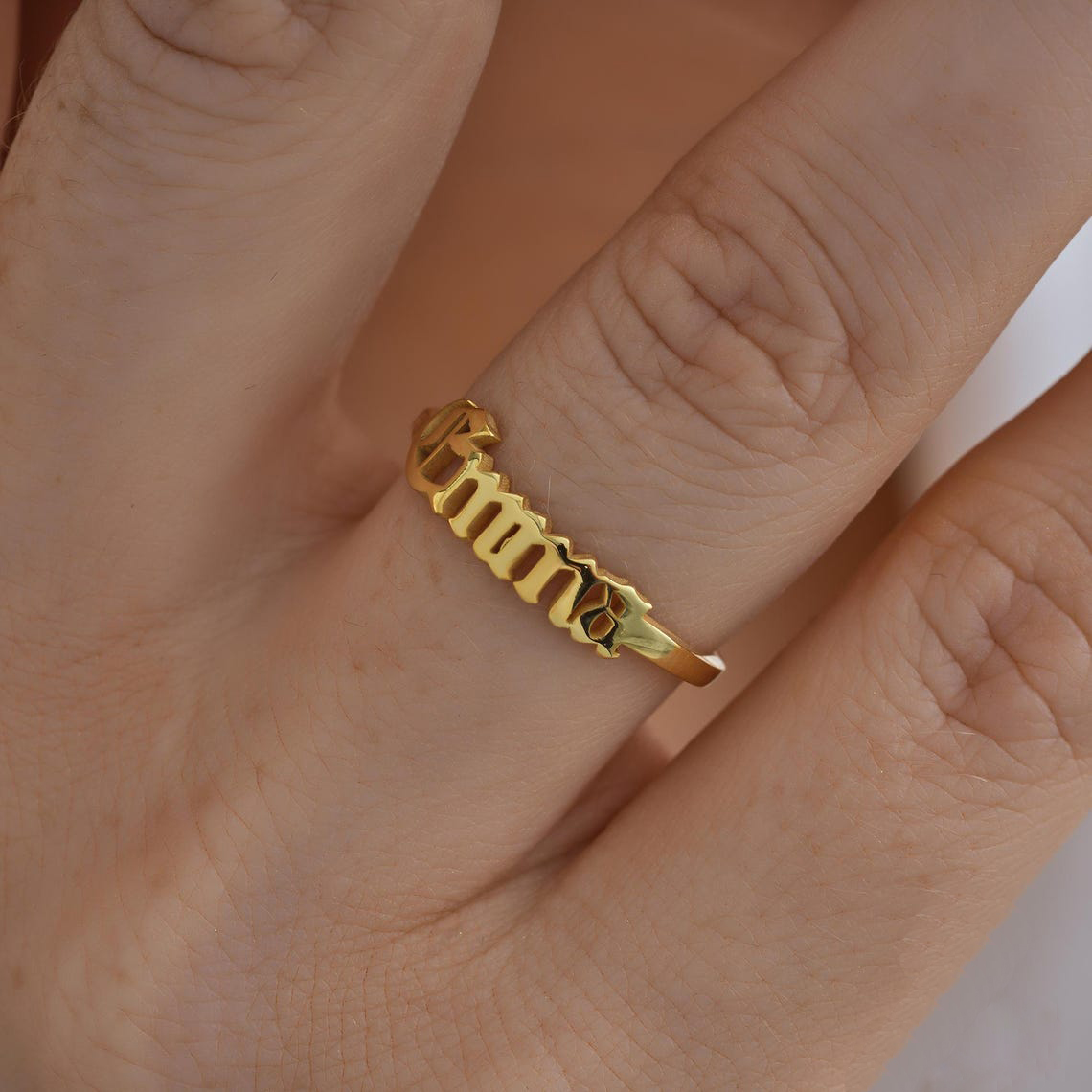 Anel de ouro personalizado fem - Initial Ring Custom avaliação e preço